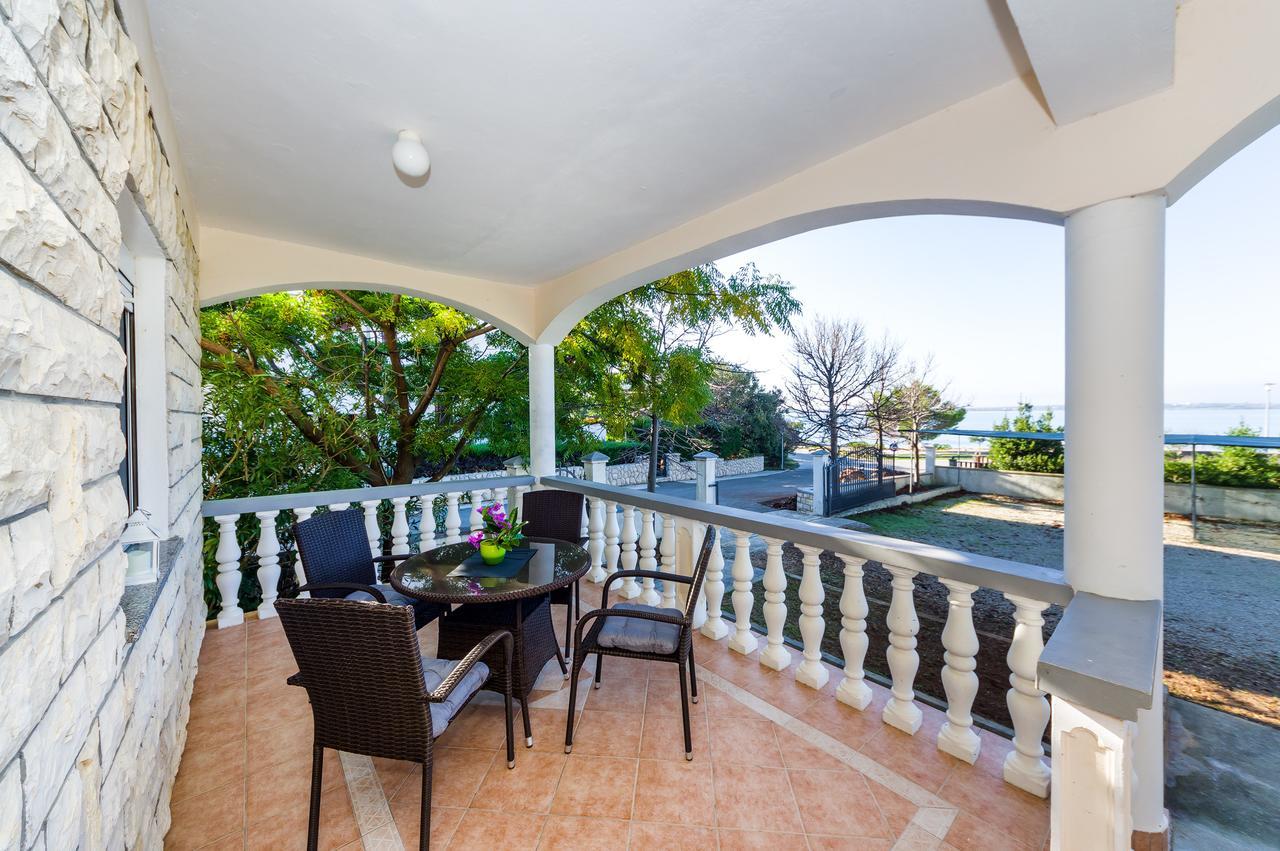Apartment Nin - Vrsi At The Beach Buitenkant foto